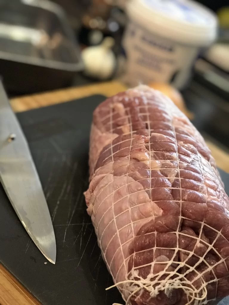 Am besten eigent sich Putenrollbraten für das schnelle Putengyros ohne Joghurt-Marinade